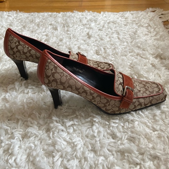 Coach Heels - Picture 4 of 4